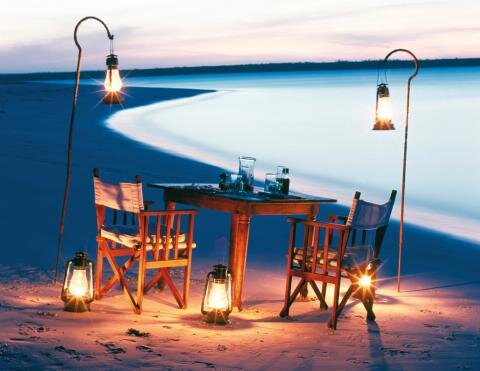 Diner Romantique A Bali En Bord De Plage Kadolog