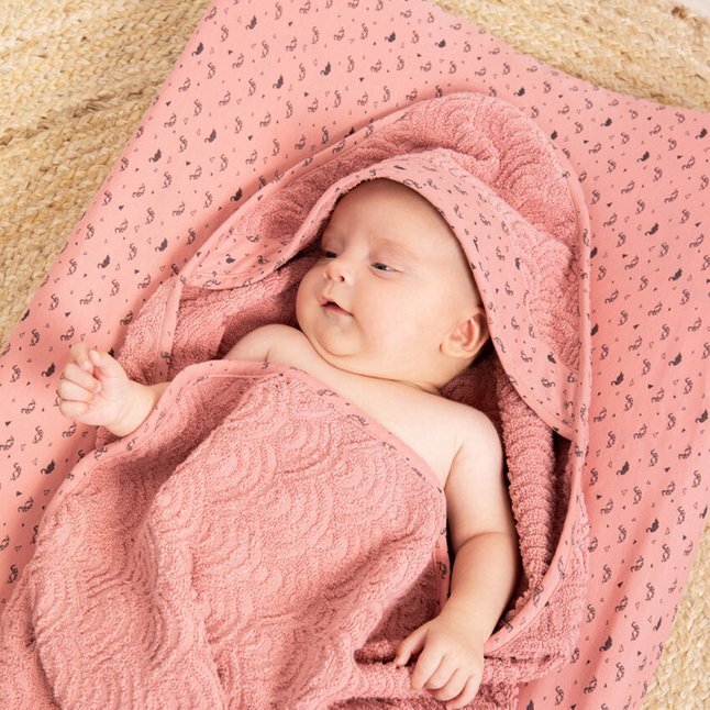 Reservez Le Cadeau Bebe Jou Cape De Bain Fabulous Swan Rose Kadolog